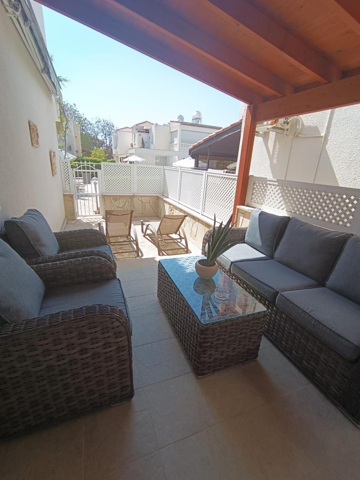 Nerina Apartment Paphos Exterior photo
